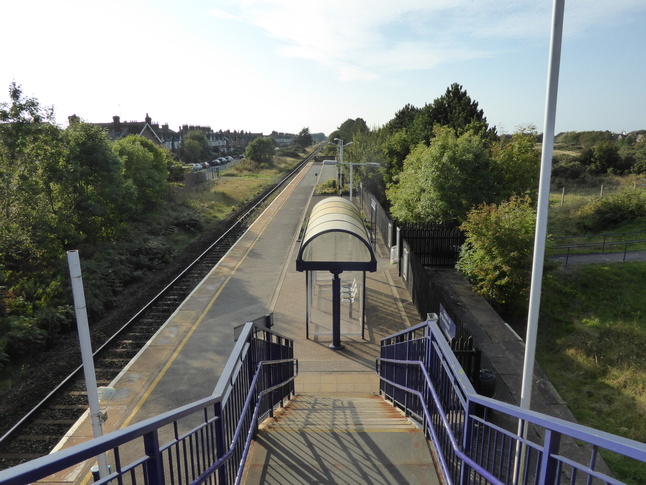 Ansdell and Fairhaven
steps down to platform