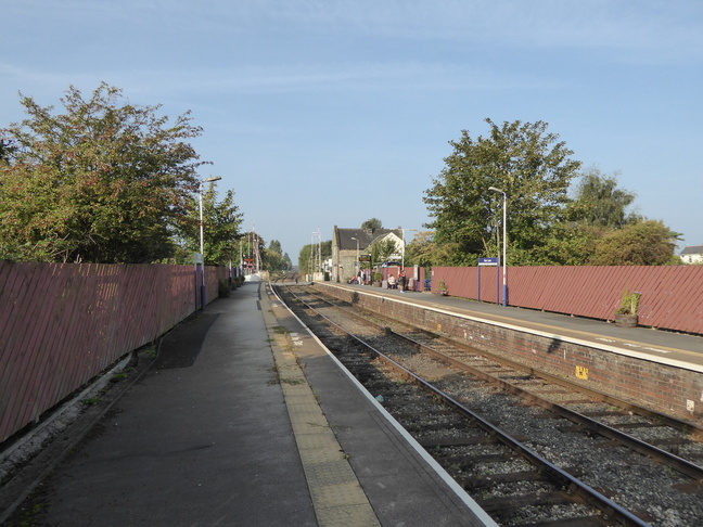 Bare Lane platforms looking west