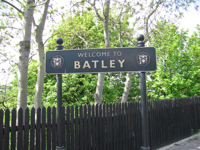 Batley welcome sign