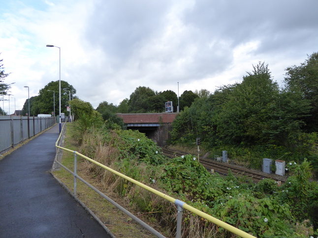 Belle Vue bridge seen from ramp to platform 1