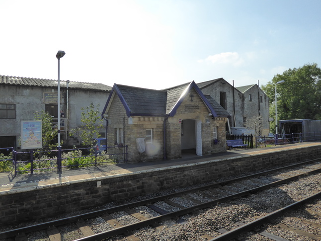 Bentham platform 2 building