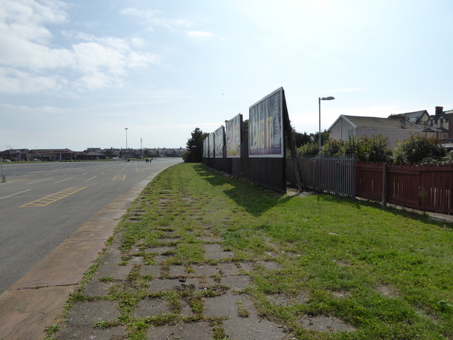 Blackpool South disused
platform looking south