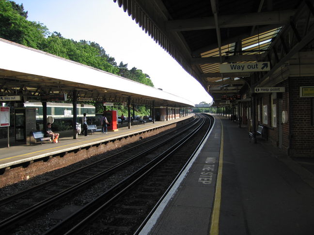 Brockenhurst platform 2