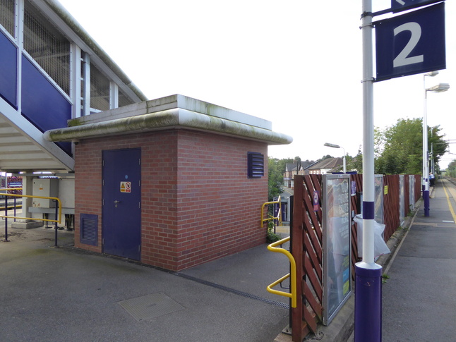 Cheadle Hulme platform 2 exit