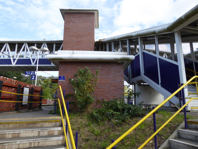 Cheadle Hulme platforms entrance
