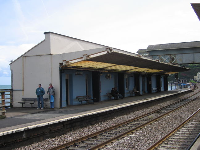 Dawlish platform 1 building