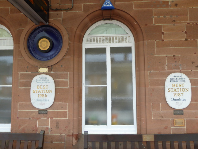 Dumfries platform 1 plaques