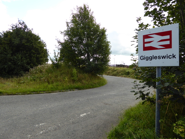 Giggleswick approach road