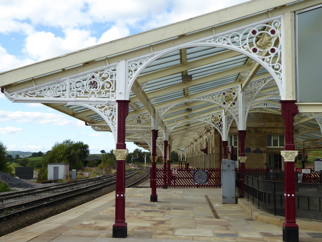 Hellifield platform 2 canopy