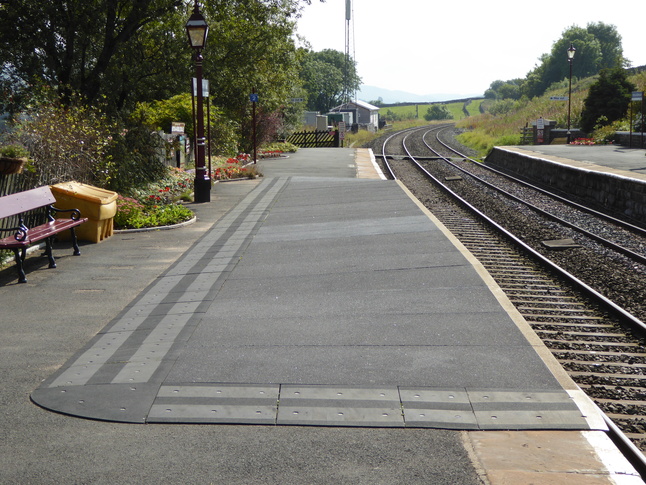 Horton-in-Ribblesdale platform 1 Harrington hump