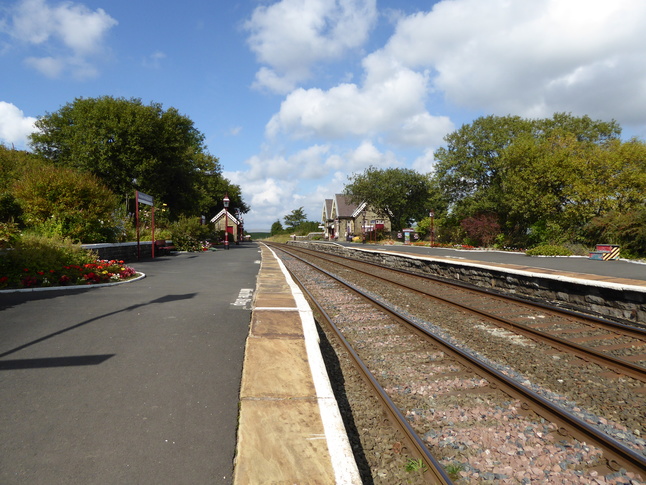 Horton-in-Ribblesdale platforms looking north