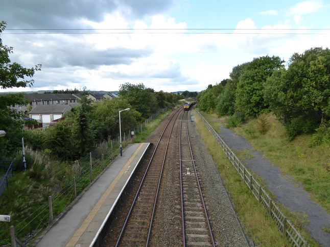Long Preston looking west
					   from bridge
