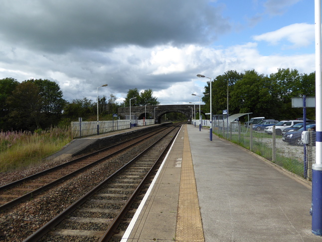 Long Preston platforms looking
				      west