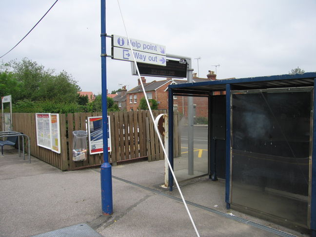 Moreton platform 1 shelter