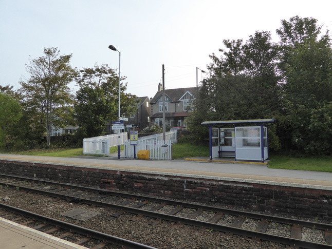 Roose platform 2 shelter