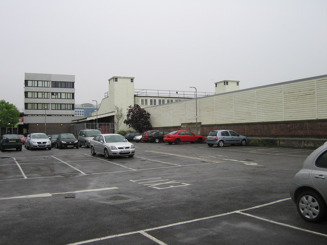 Southampton Central, west
end, with footbridge