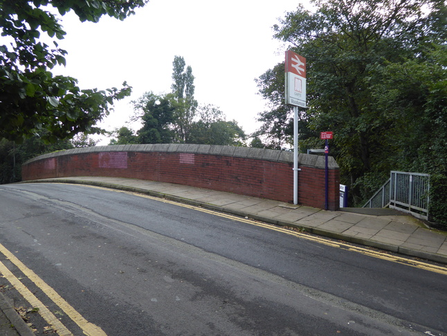 Woodsmoor platform 1 entrance