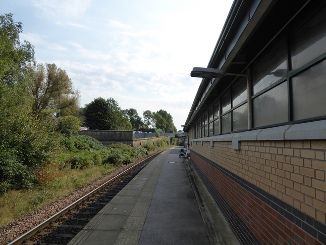 Ashton-under-Lyne platform 2
