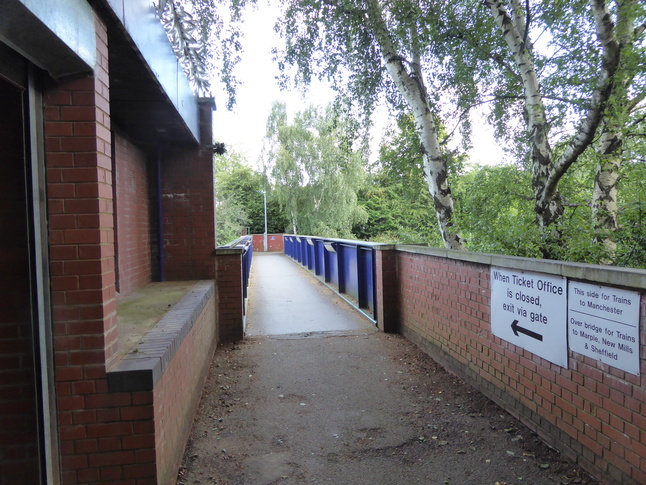 Brinnington footbridge