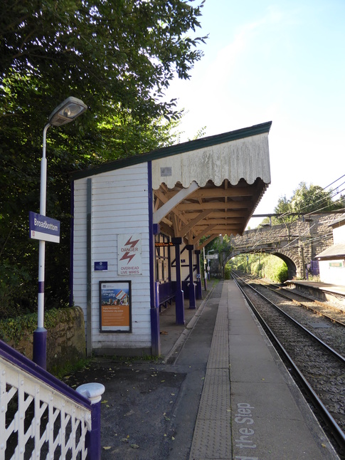 Broadbottom platform 2 shelter