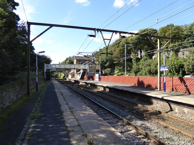 Broadbottom platforms looking west