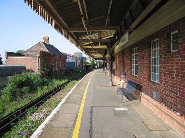 Brockenhurst platform 1