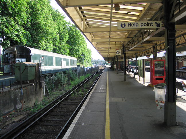 Brockenhurst platform 4 looking
south