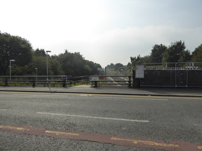 Bryn platform 2 entrance