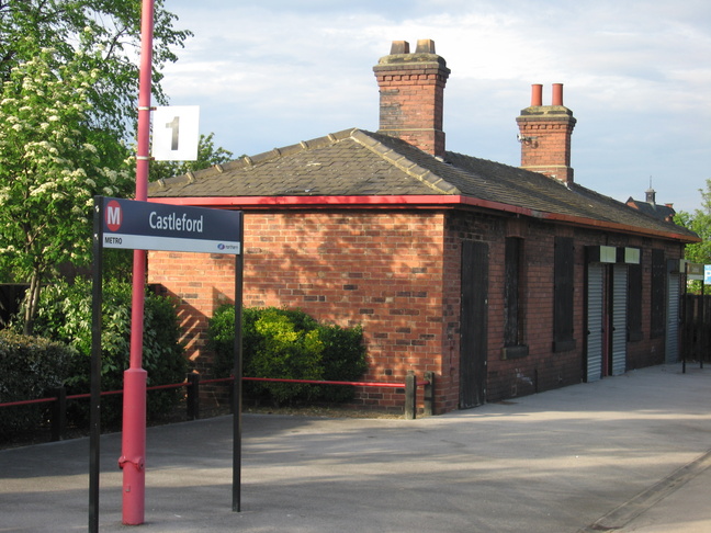 Castleford platform 1 building