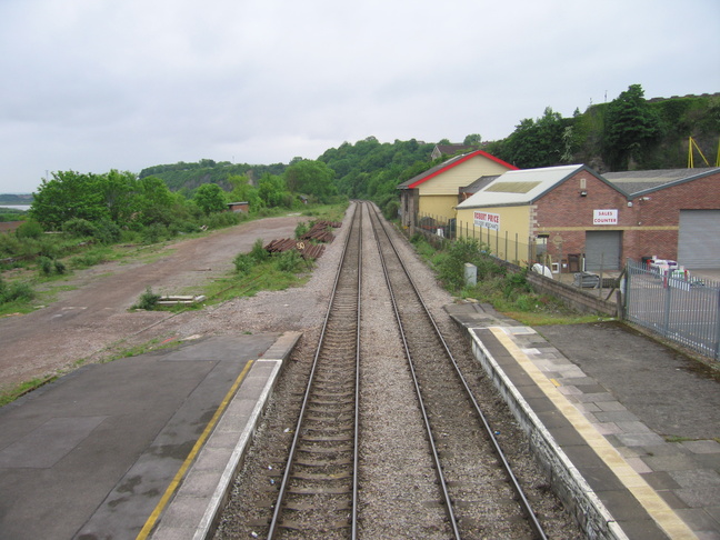 Chepstow from footbridge looking
south