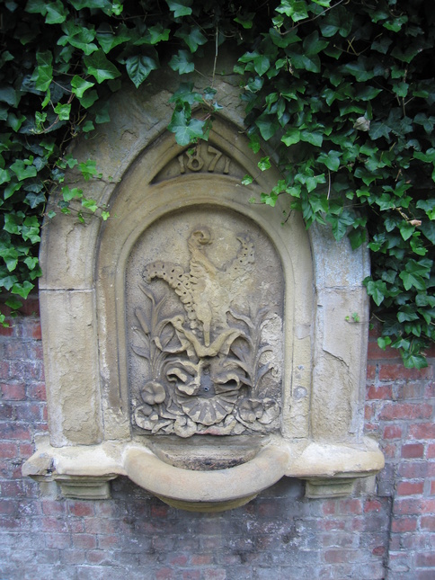 Cressington platform 1 water
fountain
