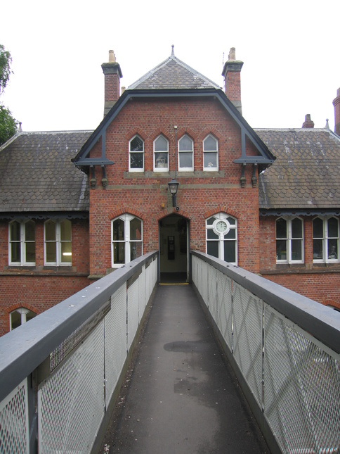Cressington on footbridge