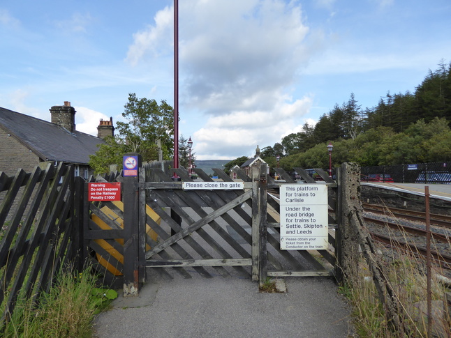 Garsdale platform 2 entrance