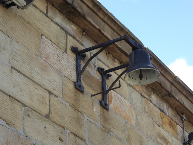 Glossop bell