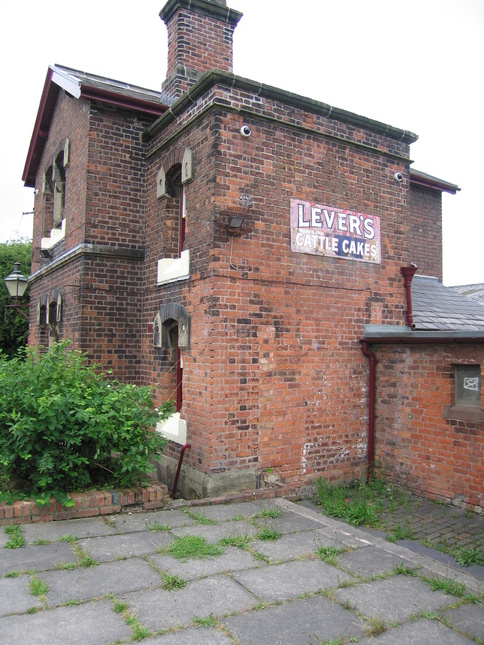 Hadlow Road side