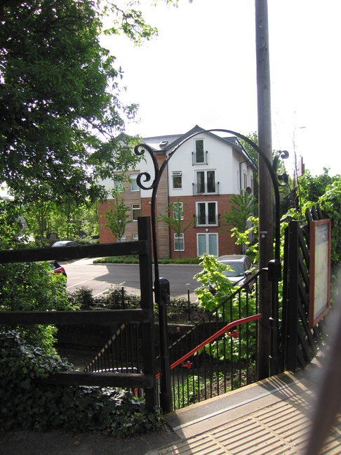 Headingley platform 2
steps seen from top