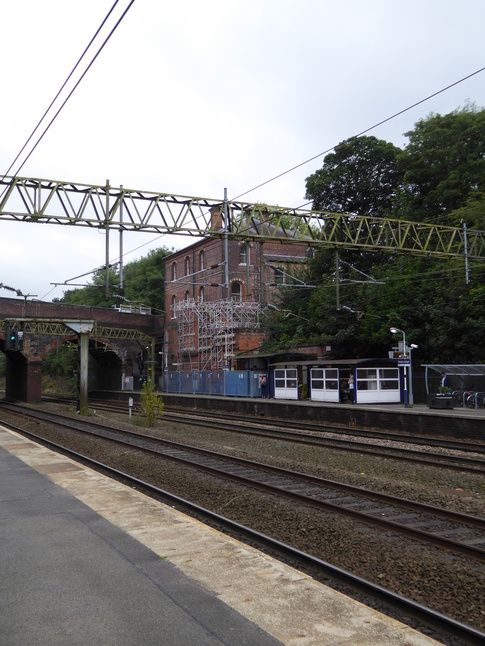 Heaton Chapel platform 2