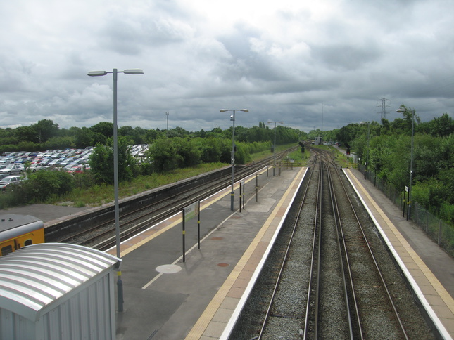 Hootom from footbridge looking
south