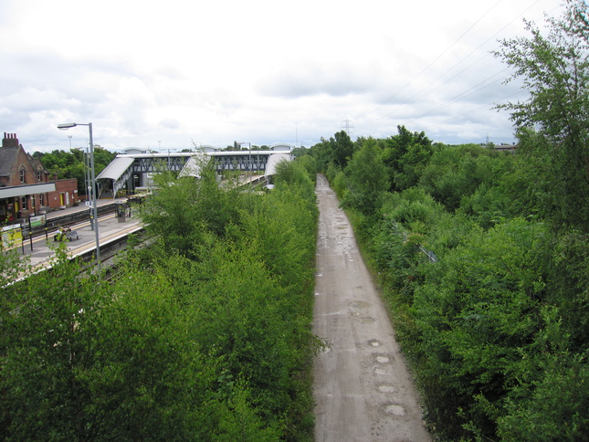 Hooton path looking south