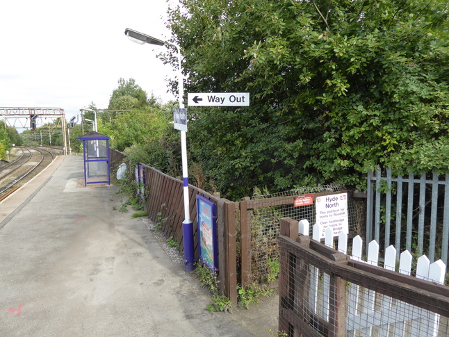Hyde North platform 2 exit