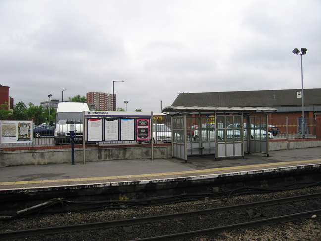 Lawrence Hill platform 1
shelter