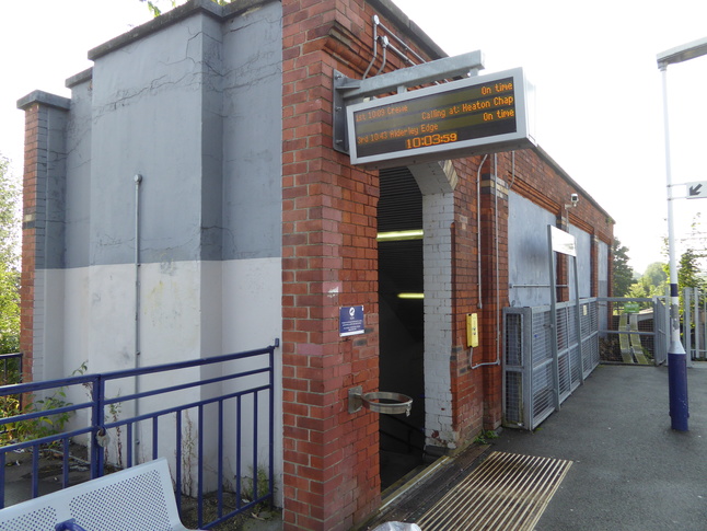 Levenshulme platform 1 building