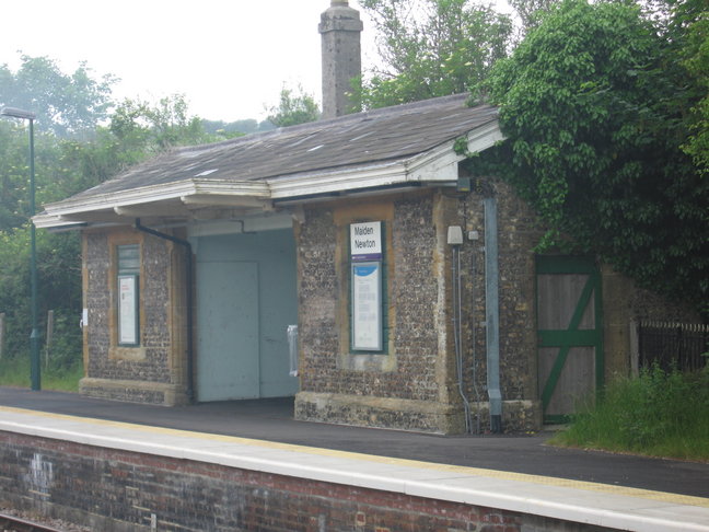 Maiden Newton platform 2
building