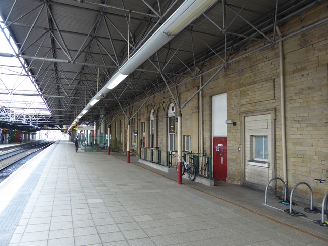 Manchester Victoria platform 3 looking east
