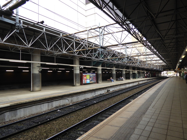 Manchester Victoria platform 3 looking east