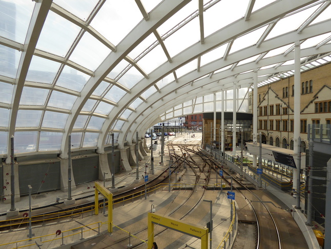 Manchester Victoria looking south from footbridge