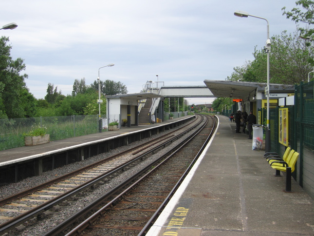 Manor Road platforms