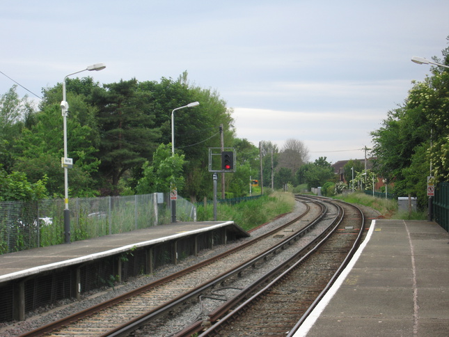 Manor Road looking west