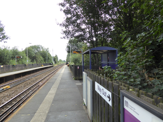 Mills Hill platform 1 shelter