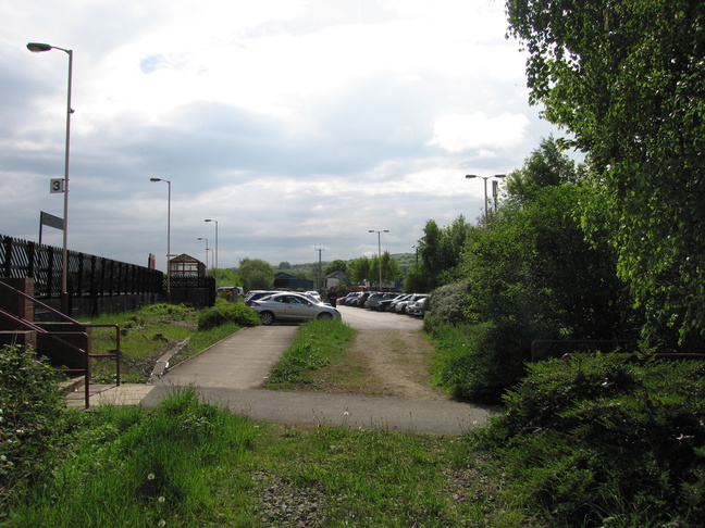 Mirfield platform 3 from gap
looking east